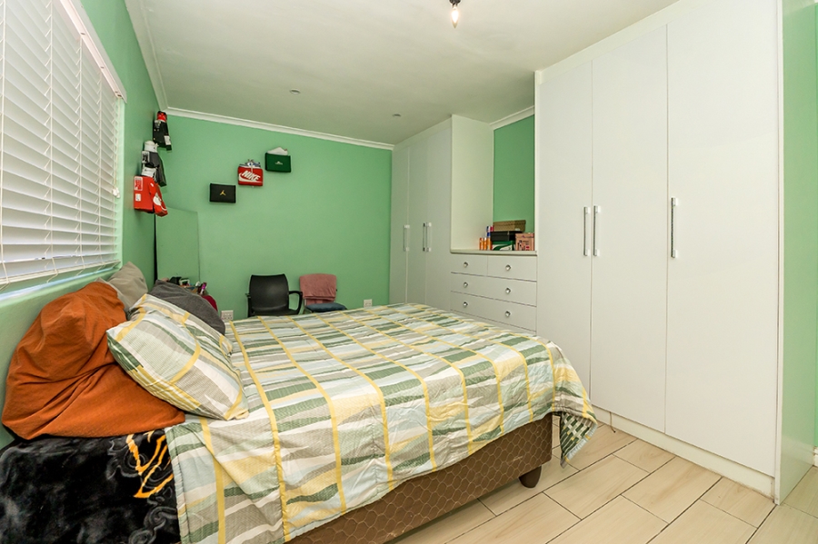 4 Bedroom Property for Sale in Grassy Park Western Cape